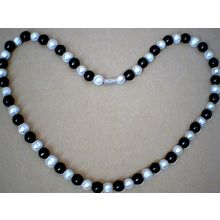 EXCELLENT QUALITY 8MM BLACK AGATE & FW PEARL NECKLACE