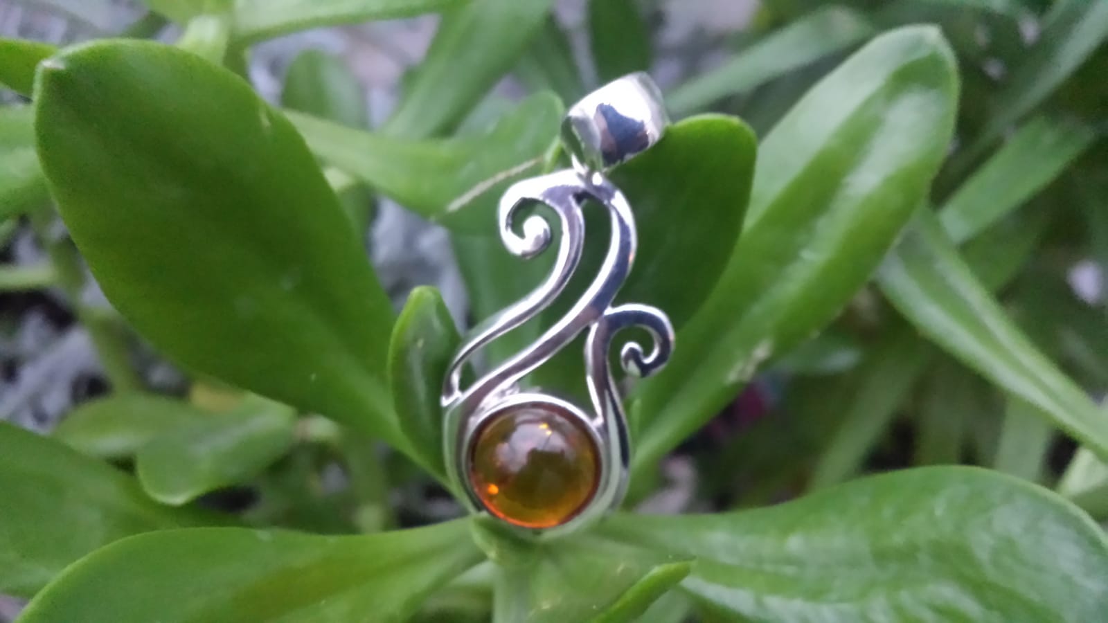 REAL AMBER PENDANT WITH SOLID 925 STERLING SILVER 5.8G